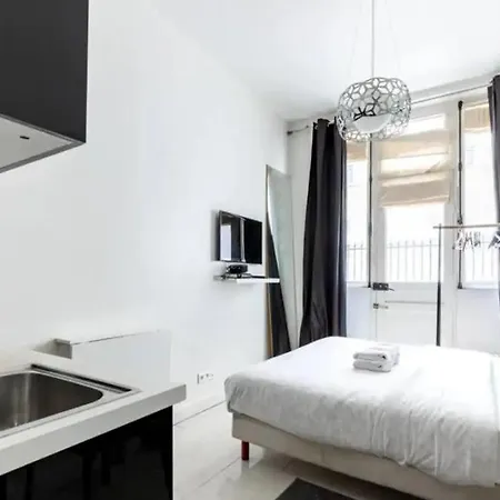 Canal St Martin : Charming Cosy Studio * París