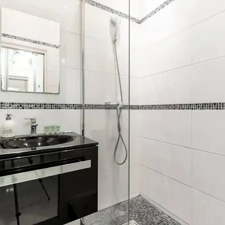 Canal St Martin : Charming Cosy Studio París