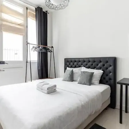 Canal St Martin : Charming Cosy Studio París